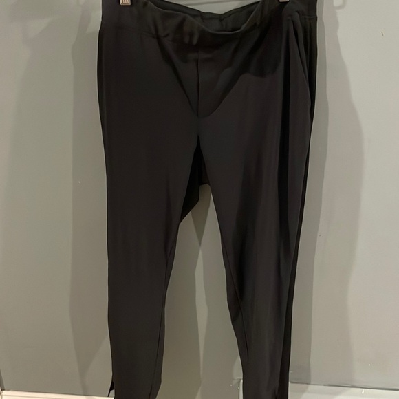 Athleta lightweight black joggers 12 - Picture 1 of 5